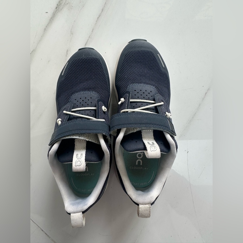On kids cloud play Running boys Dark Blue Sneakers size 2 midnight / white
